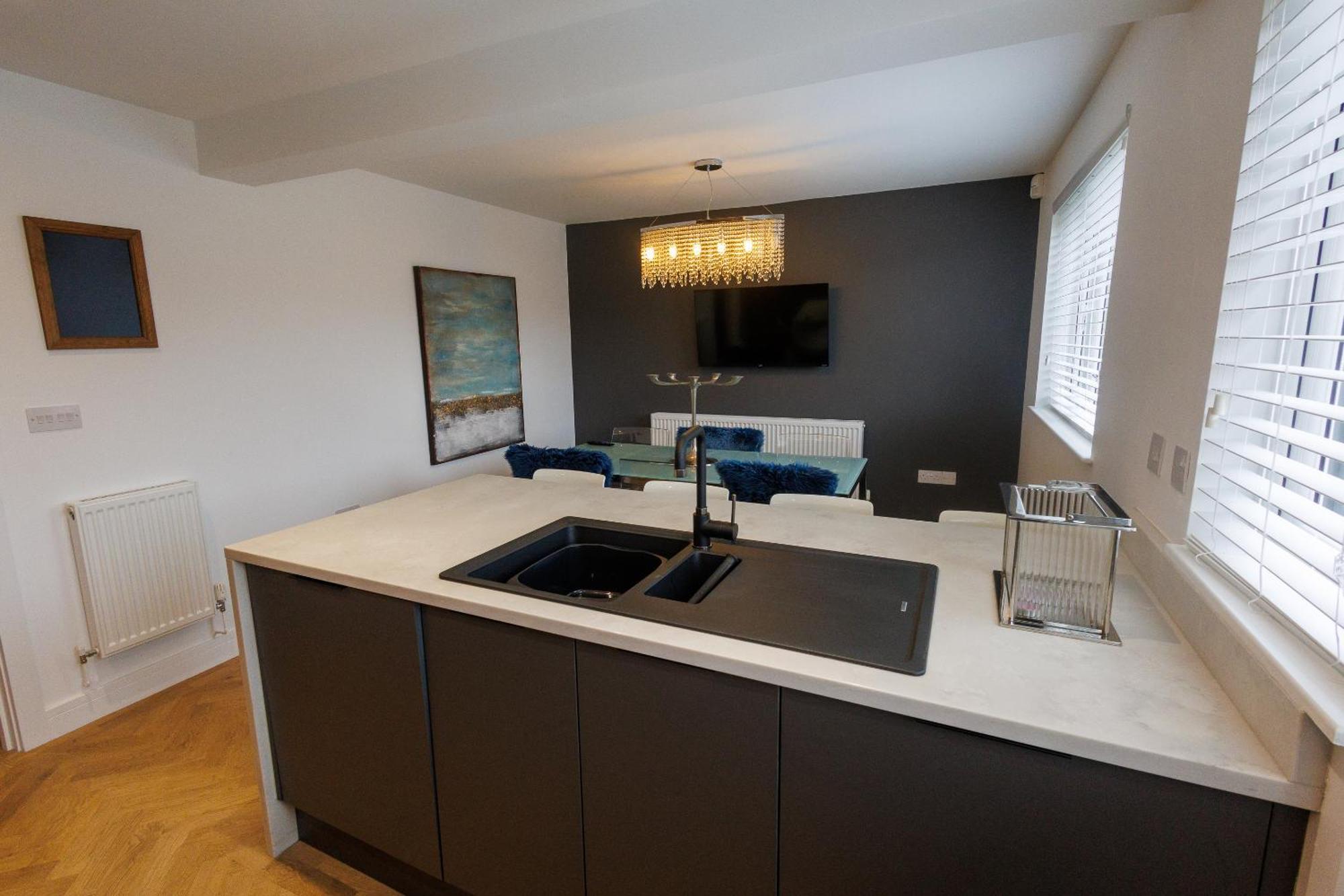 Uber Stylish 3 Bedroom Home Off Road Parking Near Town Centre And Bike Park Wales Merthyr Tydfil Exterior foto