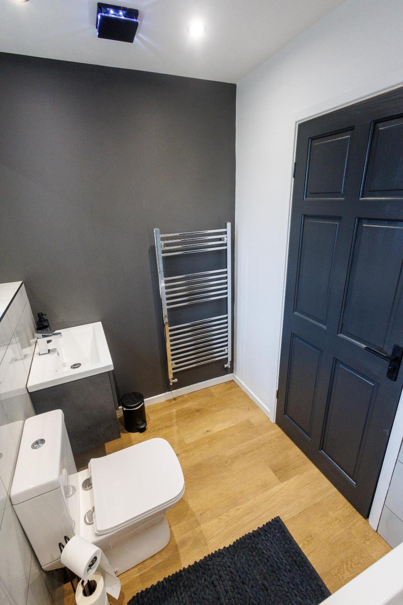 Uber Stylish 3 Bedroom Home Off Road Parking Near Town Centre And Bike Park Wales Merthyr Tydfil Exterior foto